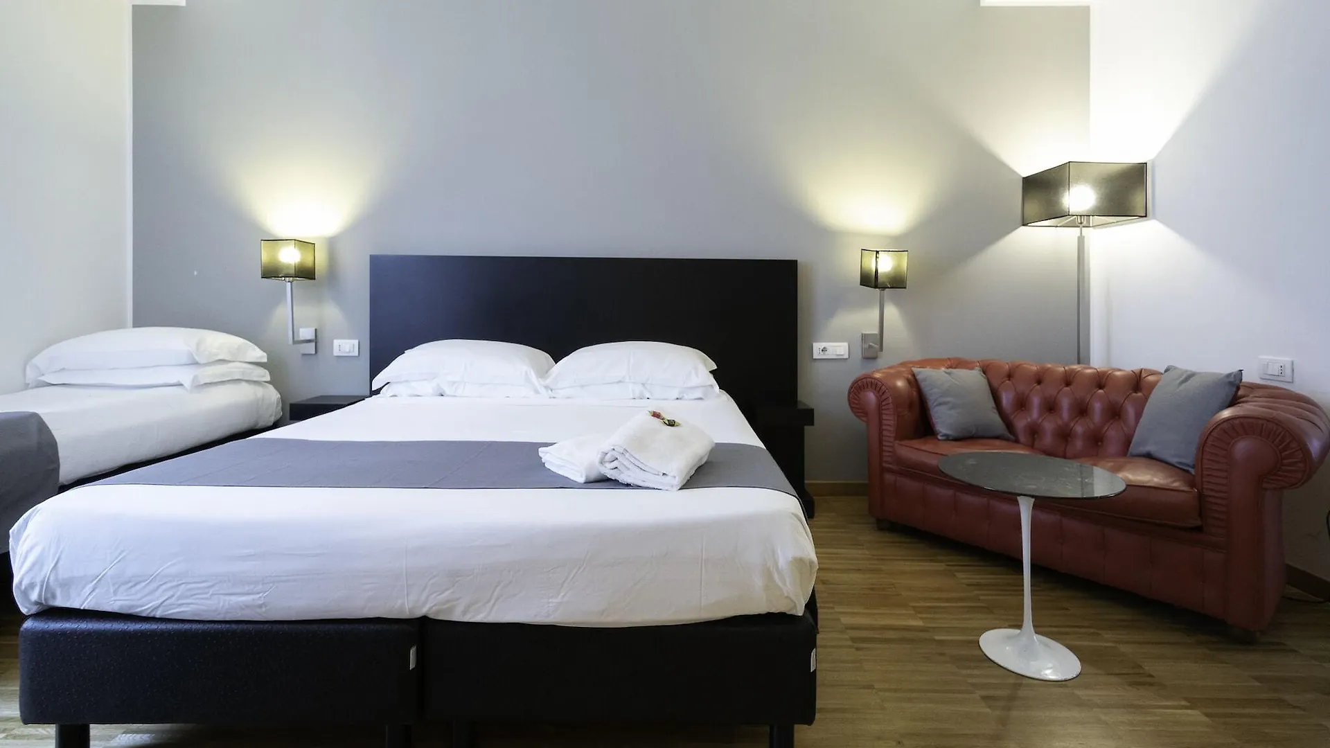 At Home Townhouse - Filiberto Rome Guest house