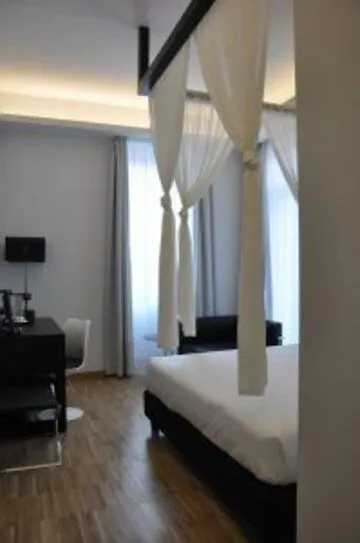 At Home Townhouse - Filiberto Rome Guest house